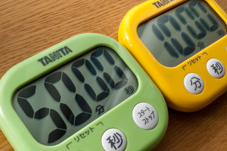 Two kitchen timers for pomodoro technique